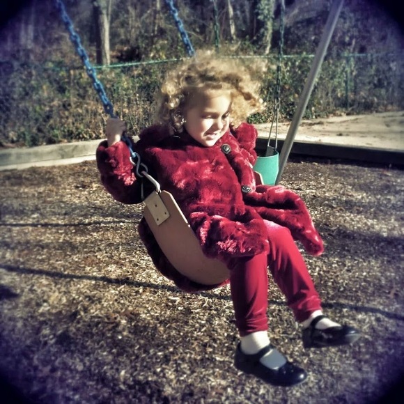 Meet your Posher, Mia - Picture 1 of 1